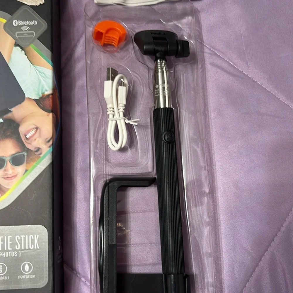 Polaroid Bluetooth Monopod with Black Handle and Silver Stick